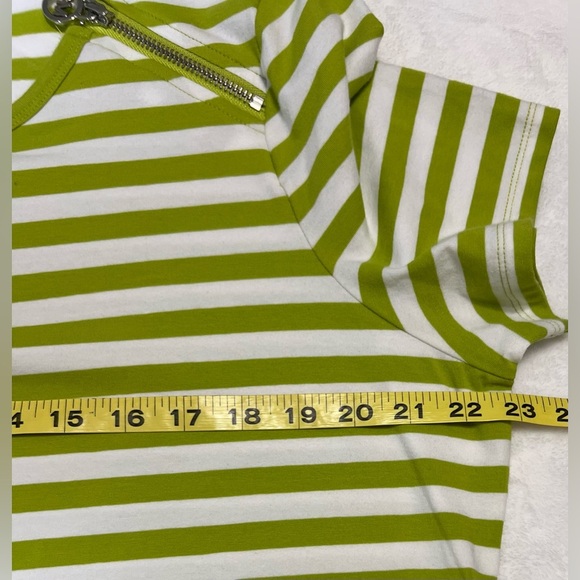 Michael Kors *NWT* 1X Women’s Lime Green & White Stripe short Sleeve Top - Picture 4 of 9